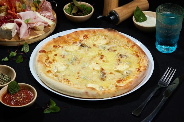 Pizza Cinque Formaggi